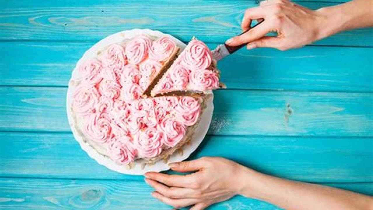 The Ultimate Guide to Slicing a Cake: Tips and Techniques for Flawless Presentation