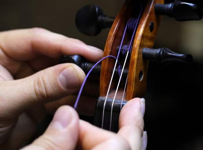 How much to replace a violin string