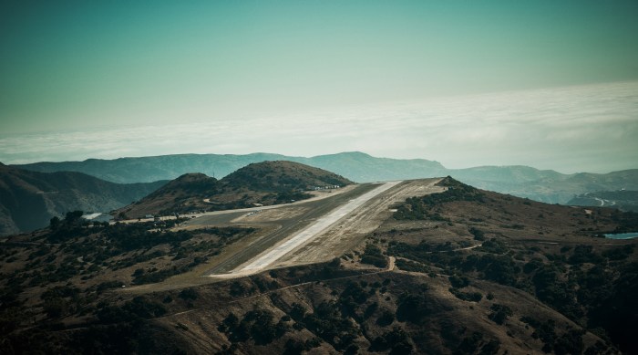 How much is it to rent a plane