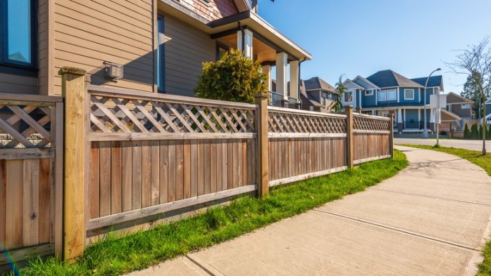 How much does it cost to fence at 5:00