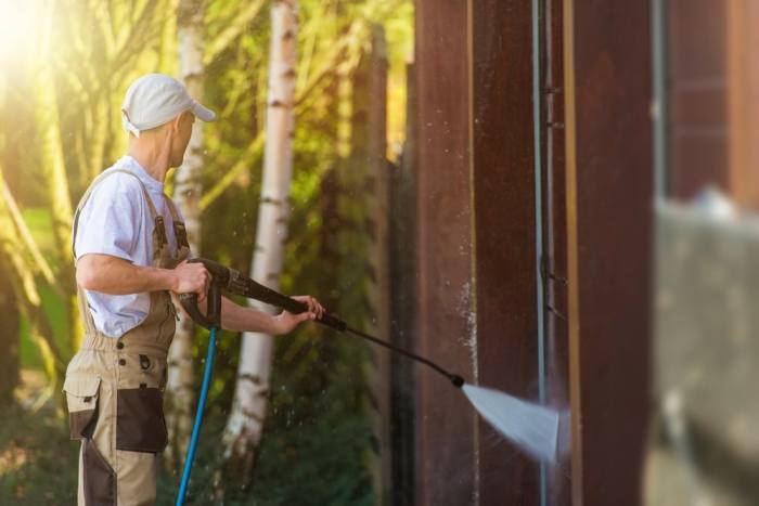 How long does it take to power wash a house